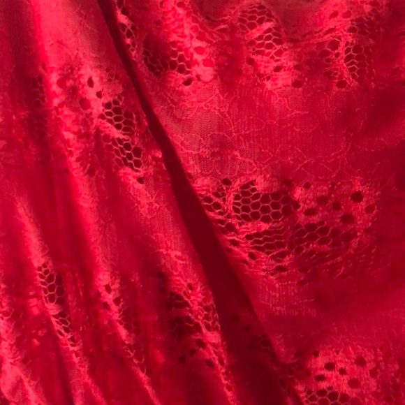 Strapless red lace dress - Picture 4 of 6